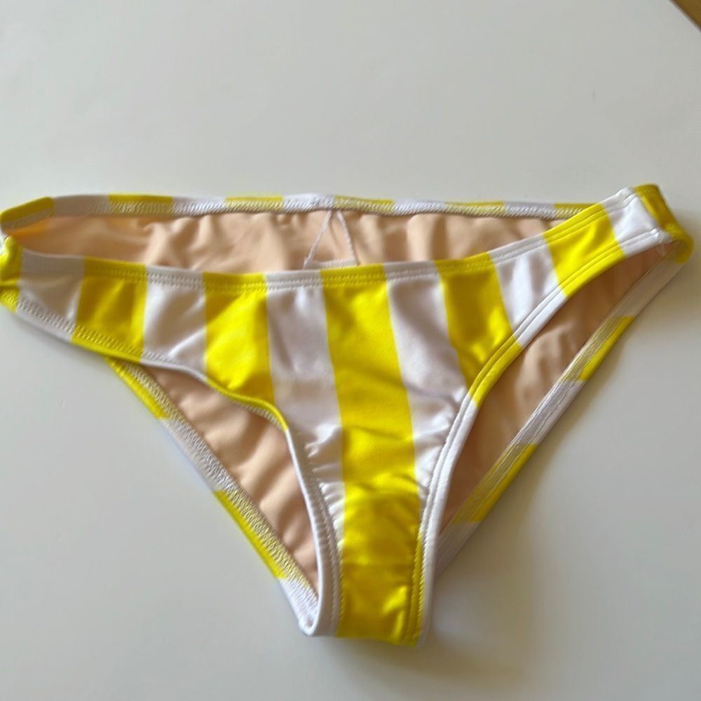 WILDFOX bikini bottoms 